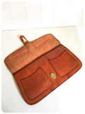 VINTAGE 1970’s DEEP TAN LEATHER LARGE CLUTCH BAG