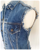 VINTAGE 80’s LEVI’S USA MADE DISTRESSED BLUE DENIM GILET TRUCKER WAISTCOAT VEST JACKET XS