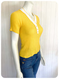VINTAGE 1970s BRIGHT YELLOW & WHITE CUTE BUTTON SKINNY RIB JUMPER TOP T SHIRT UK6-10