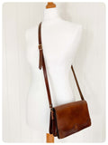 VINTAGE 1970’s DEEP TAN FAUX LEATHER CROSS BODY WESTERN STYLE SHOULDER BAG HANDBAG BOHO