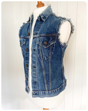 VINTAGE 80’s LEVI’S USA MADE DISTRESSED BLUE DENIM GILET TRUCKER WAISTCOAT VEST JACKET XS