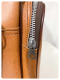 VINTAGE 1960’s 70’s DEEP TAN FAUX LEATHER MESSENGER FLIGHT TRAVEL SHOULDER BAG CASE