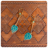 HAND CRAFTED GOLD TURQUOISE SEA GREEN RESIN LEAF JADE GEMSTONE DANGLE DROP BOHO DECO EARRINGS