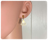 VINTAGE ANTIQUE GOLD BRASS SIMPLE MINIMAL DAINTY ART DECO GEOMETRIC FAN STUD EARRINGS