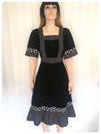 ORIGINAL VINTAGE 1970s BLACK CORDUROY FLORAL PRAIRIE PEASANT PINAFORE HIPPIE DRESS BOHO UK 8-10