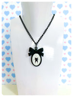 HAND CRAFTED CUTE BLACK CAT BOW CAMEO RESIN NECKLACE QUIRKY KAWAII RETRO