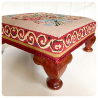 ANTIQUE VINTAGE RETRO QUEEN ANNE TAPESTRY FLORAL NEEDLEPOINT EMBROIDERY FOOTSTOOL FOOT REST POUFFE BOHO COTTAGECORE