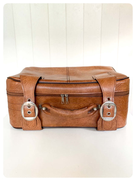 VINTAGE 1960's 70's DEEP TAN FAUX LEATHER LUGGAGE WEEKEND BAG CASE